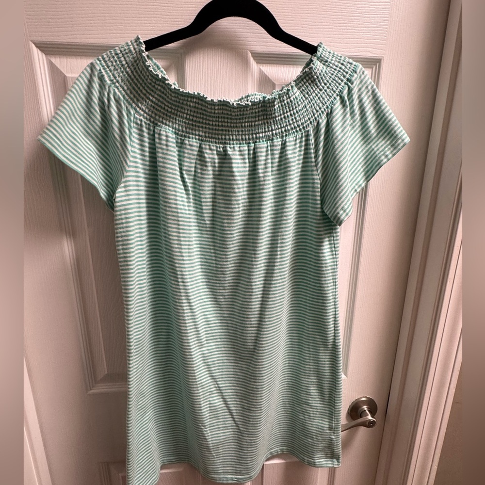 EUC Vineyard Vines striped teal and white dress.